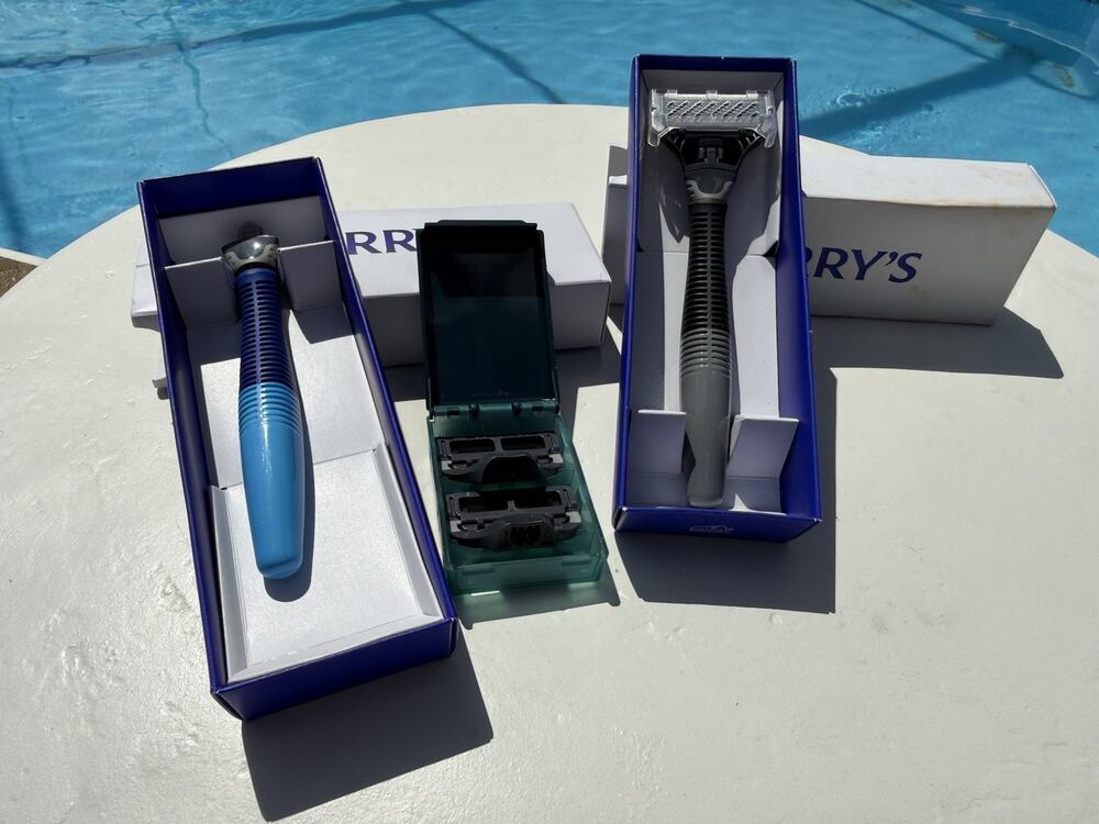 Harry's Razor Starter Set Lot of 2 Razors + 2 Blade Cartridges Open Box